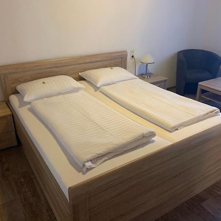 Hotel Brauhaus Zur Krone Бергхайм Екстериор снимка