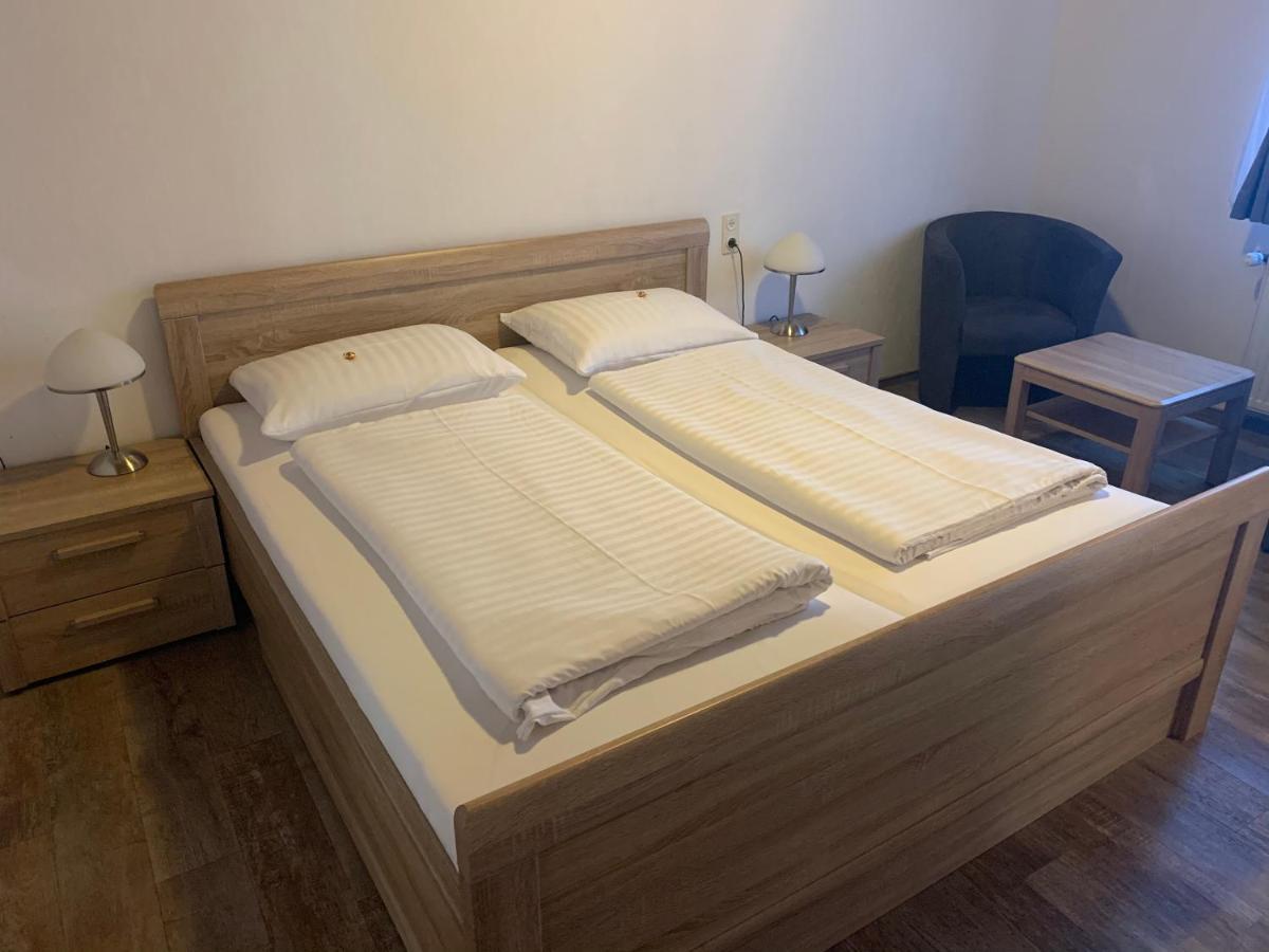 Hotel Brauhaus Zur Krone Бергхайм Екстериор снимка