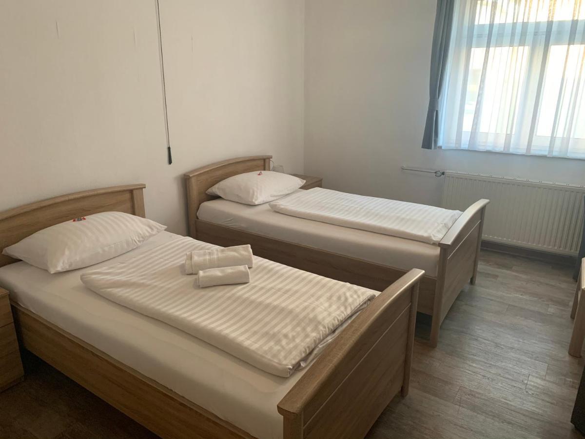 Hotel Brauhaus Zur Krone Бергхайм Екстериор снимка